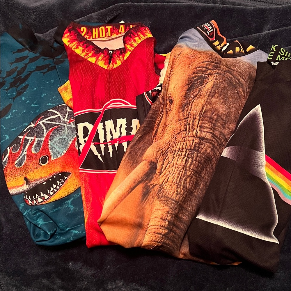 4 Primal Cycling Jerseys - size medium